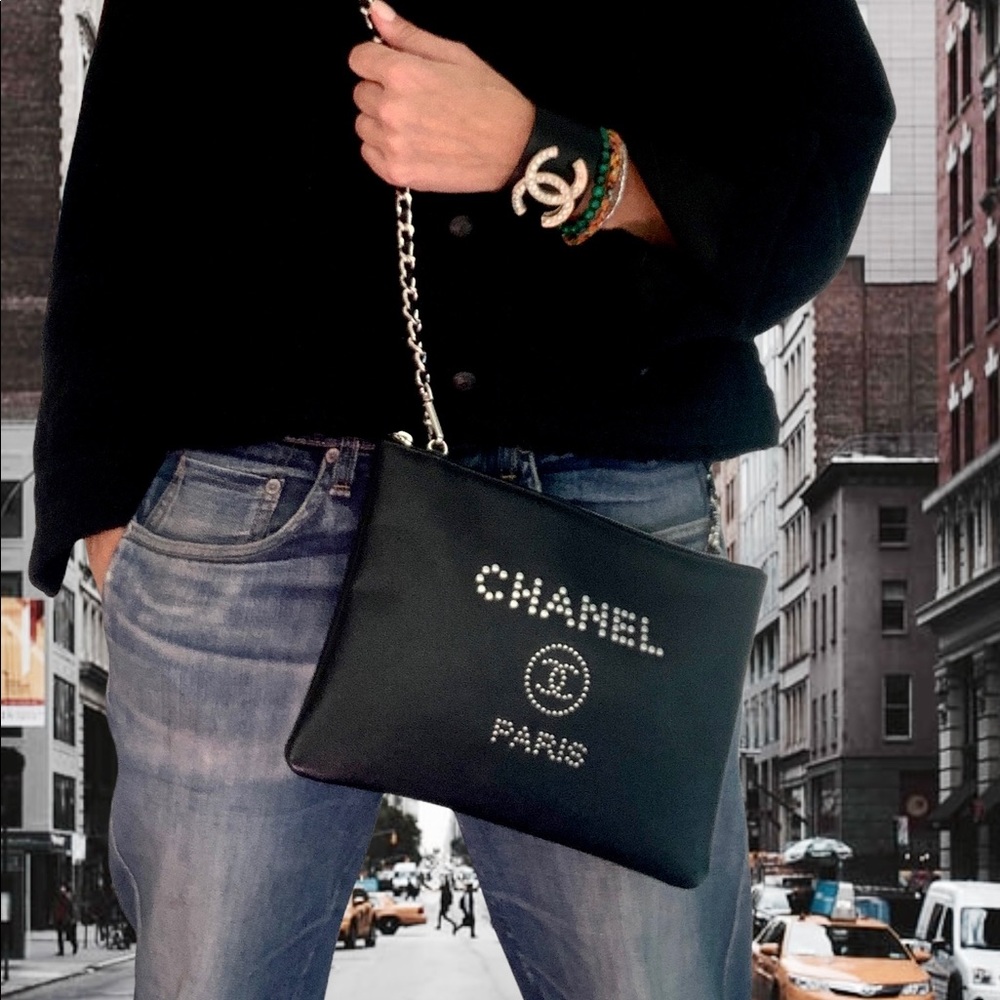 Authentic Chanel Deauville Caviar cross-body